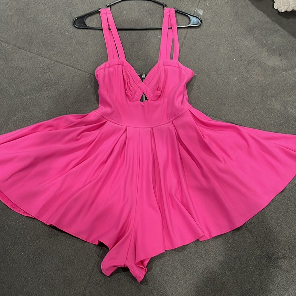 Pink romper - Picture 3 of 3